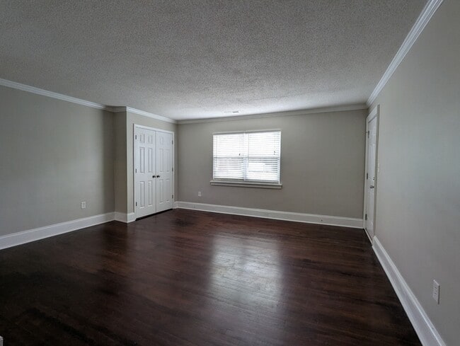 Building Photo - 508 Mahaley Ave