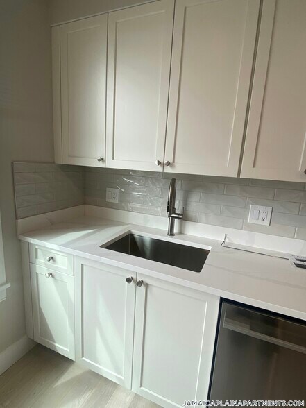 Building Photo - 197 Green St