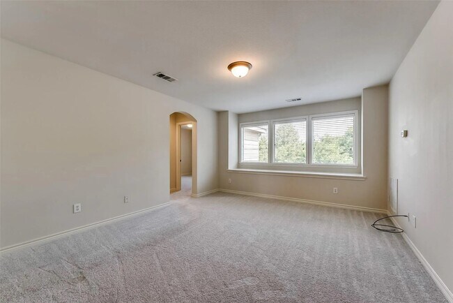 Building Photo - 11104 Seguin Dr