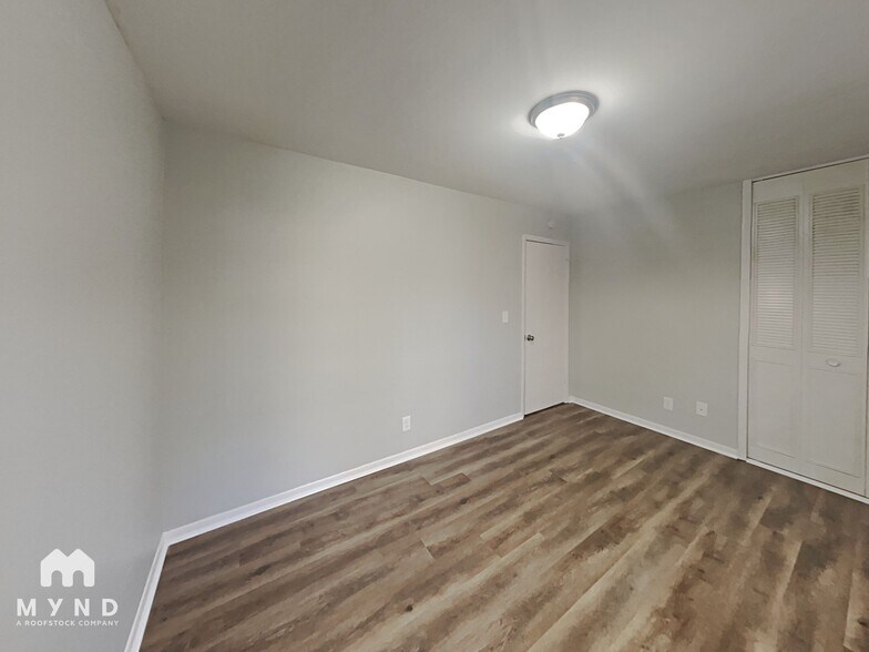 Building Photo - 3672 Stanford Cir
