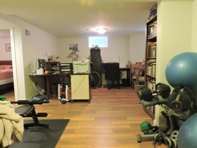 Building Photo - 7 Marney St