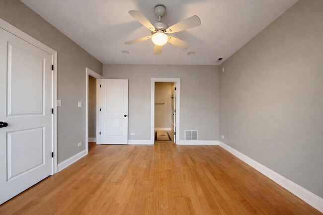 Building Photo - 6621-23 S Ingleside Ave