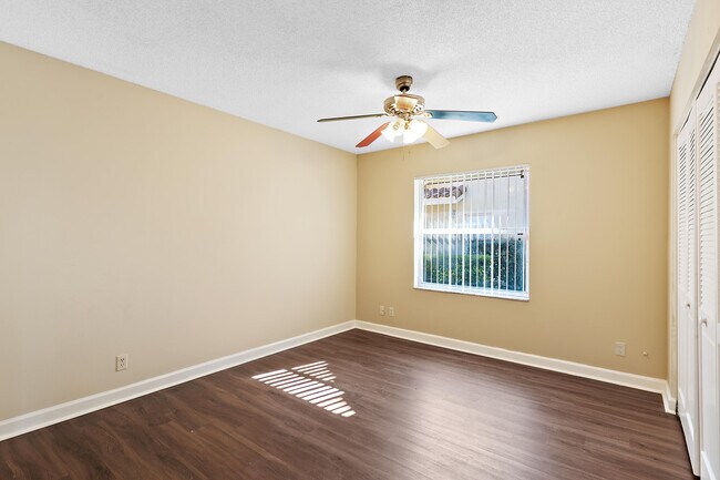 Building Photo - 6051 NW 60th Ave