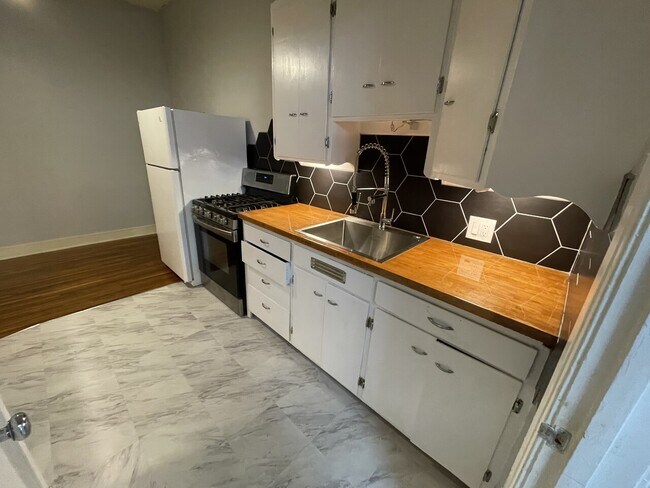 Building Photo - Sunflower Estate LLC