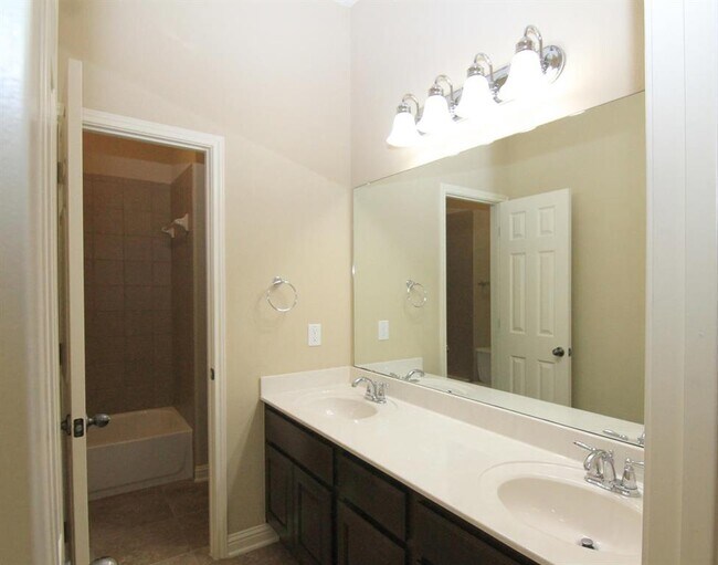 Building Photo - 3640 Rosalina Loop