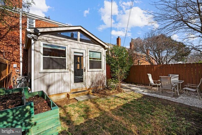 Building Photo - 1418 Dogwood Dr