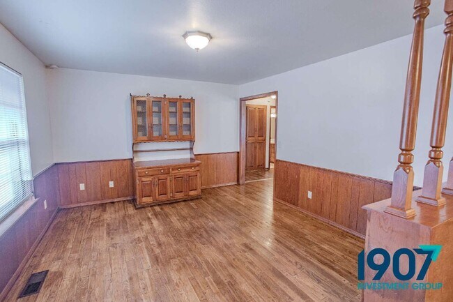 Building Photo - 1101 SW 72nd St