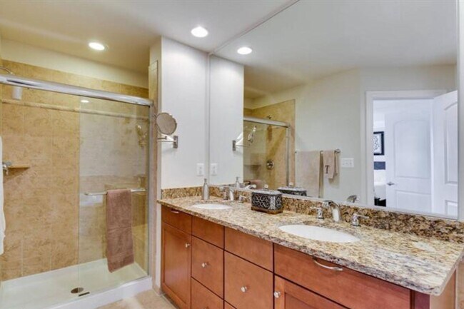 Building Photo - 2149 Red Vine Dr