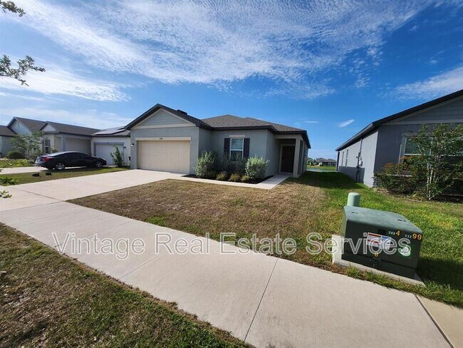 Building Photo - 2340 Harris Hawk Ave
