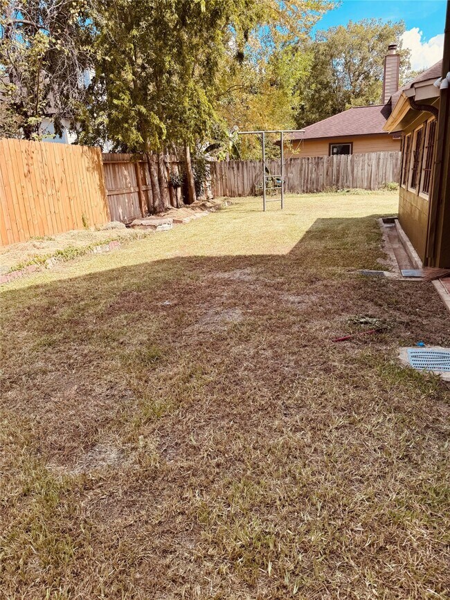 Building Photo - 14810 Rancho Vista Dr