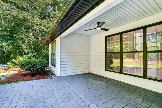 Building Photo - 141 Amicalola Way