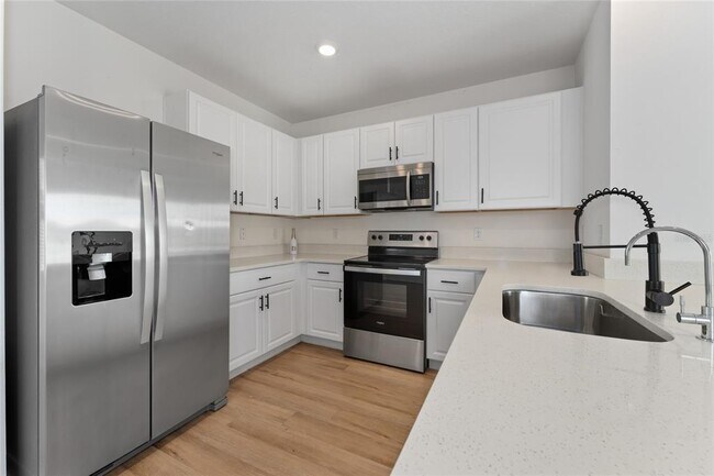 Building Photo - 1982 King Ranch St