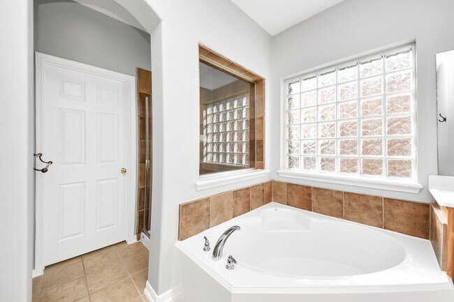 Building Photo - 26706 Bellwood Pines Dr