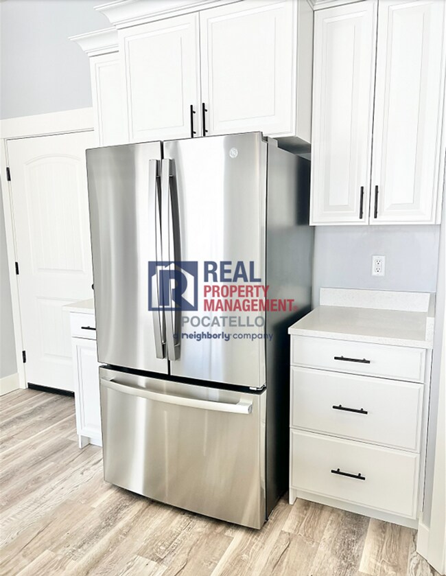 Building Photo - "AMAZING NEW HOME FOR RENT" 3 Bed 2 Bath - 2 Car Garage