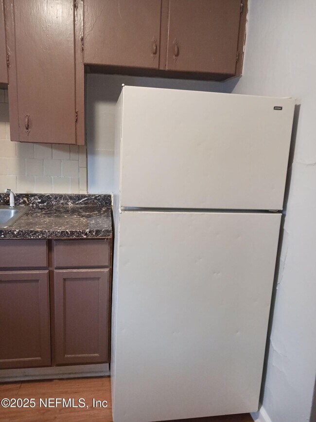 Building Photo - 1151 W 25th St