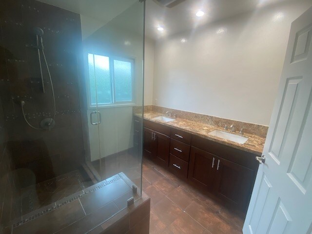 Building Photo - 5745 Simpson Ave