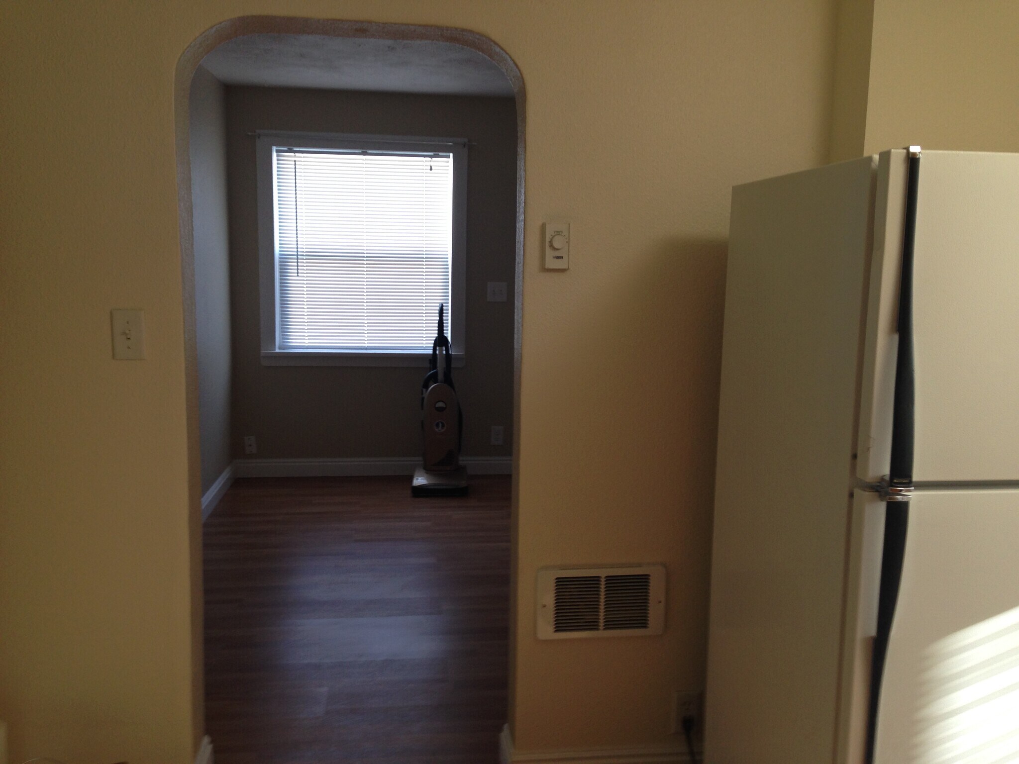 Building Photo - 935 Hayes N Ave