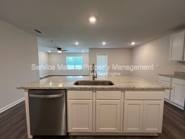 Building Photo - 5096 Gaineswood Dr