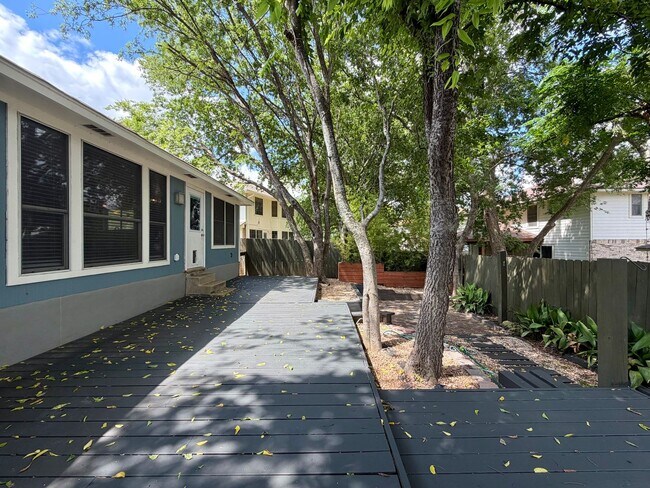 Building Photo - 12518 Zeller Ln