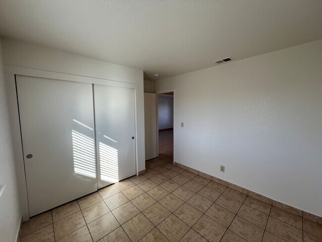 Building Photo - Two-bedroom upstairs apartment in Riverbank!
