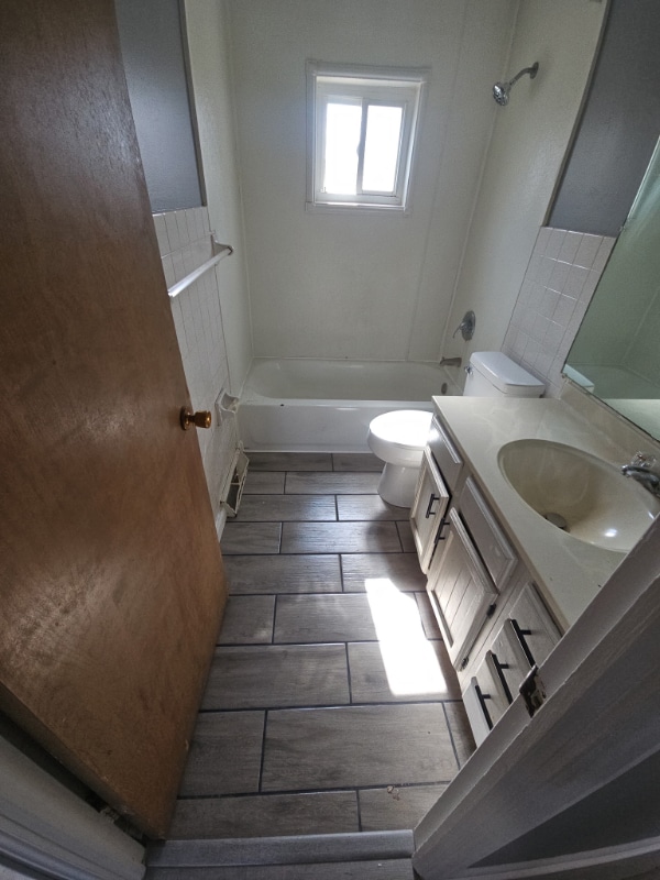 Building Photo - 2214 W Arrowhead Ln