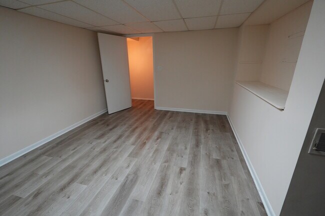 Building Photo - 1204 W Inverrary Ln