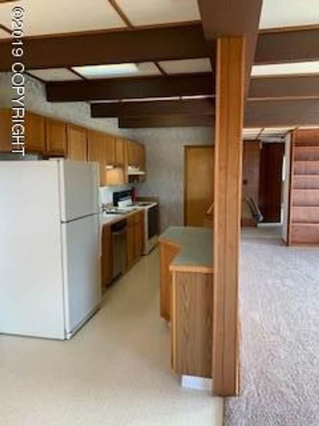 Building Photo - Quiet home in South Anchorage with Views