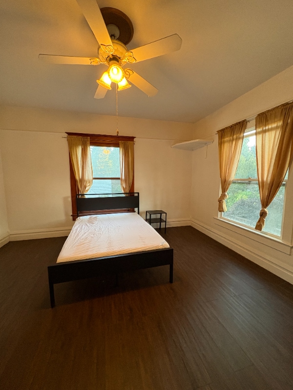 Building Photo - 2434 15th Ave