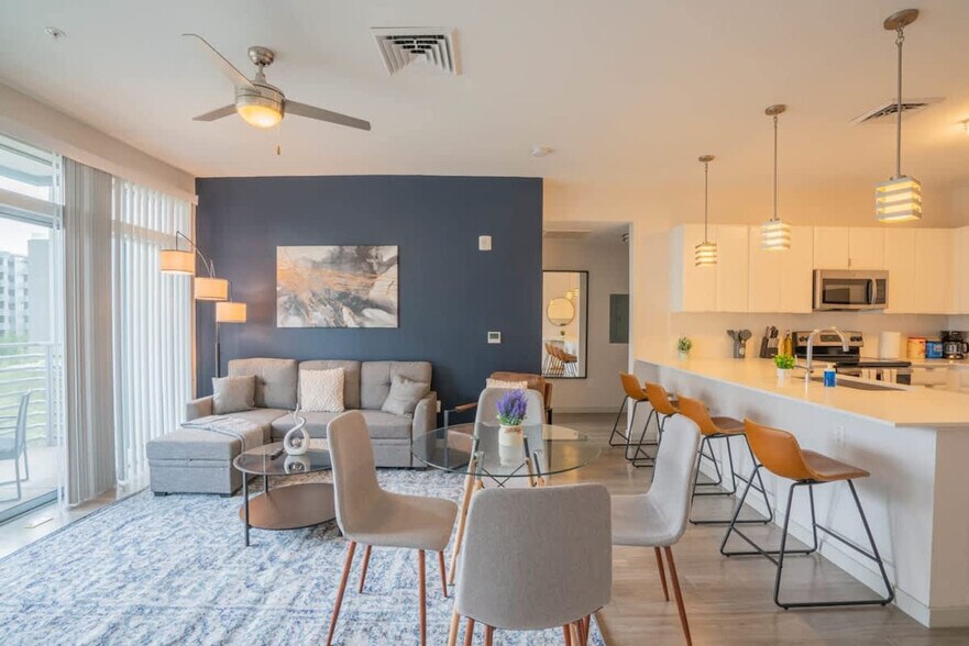 Building Photo - 295 E Roosevelt St