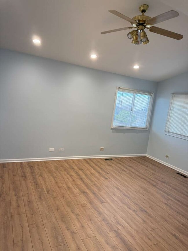 Building Photo - 1640 Hilton Head Dr