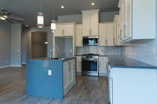 Building Photo - 512 Remington Ave