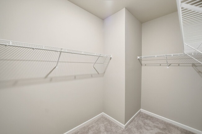 Building Photo - 318 Commons Ave