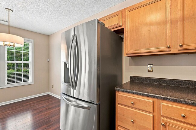 Building Photo - 405 Onondaga Ct
