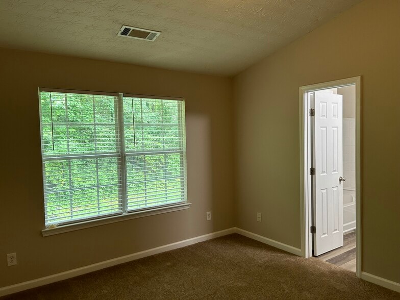 Building Photo - 2916 Vining Ridge Ter