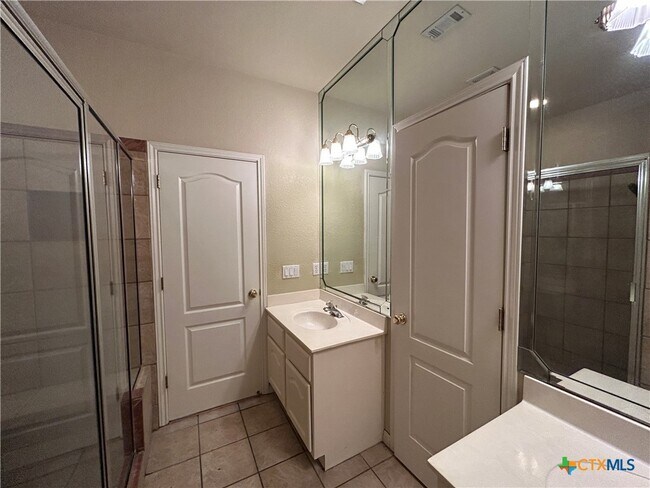 Building Photo - 3049 Pine Valley Dr