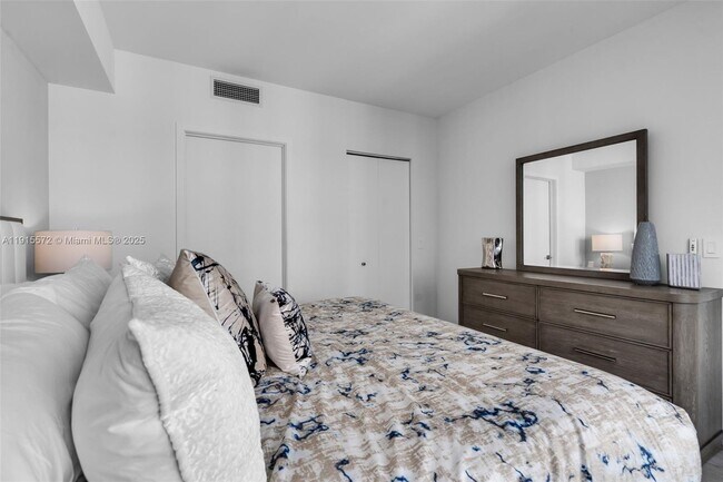 Building Photo - 55 SW 9th St