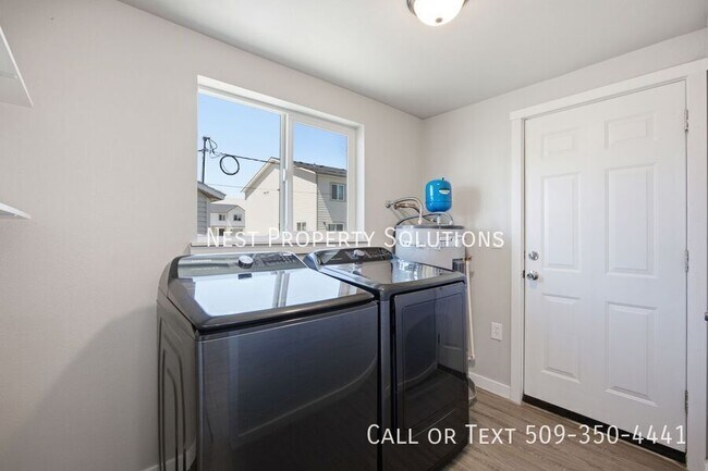 Building Photo - 912 S Alderwood Dr