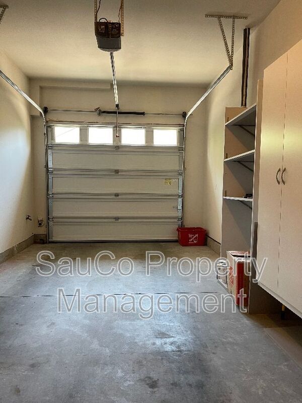 Building Photo - 1867 NE Ashberry Dr