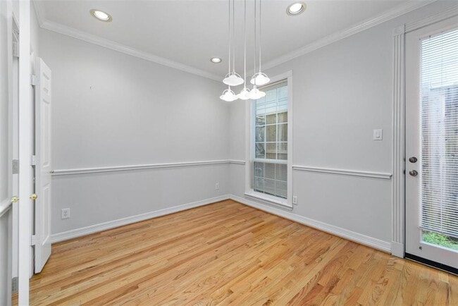 Building Photo - 6714 Montclair Dr