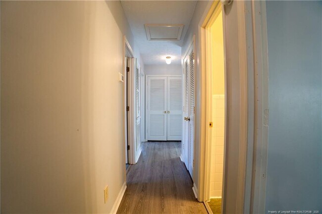 Building Photo - 1733 Daisy Ln