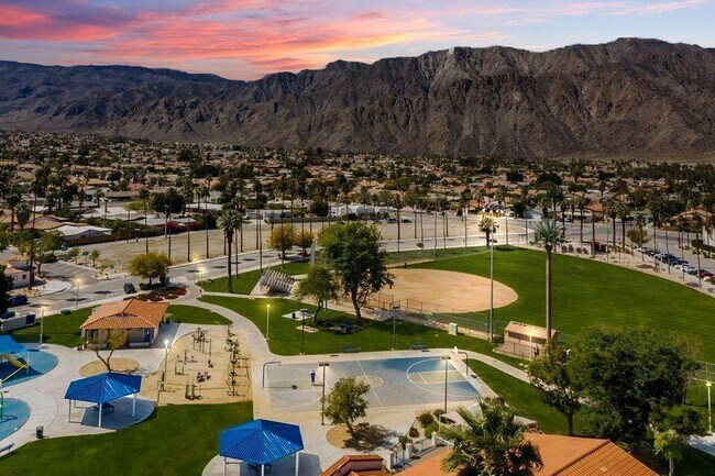 Building Photo - 51905 Avenida Velasco