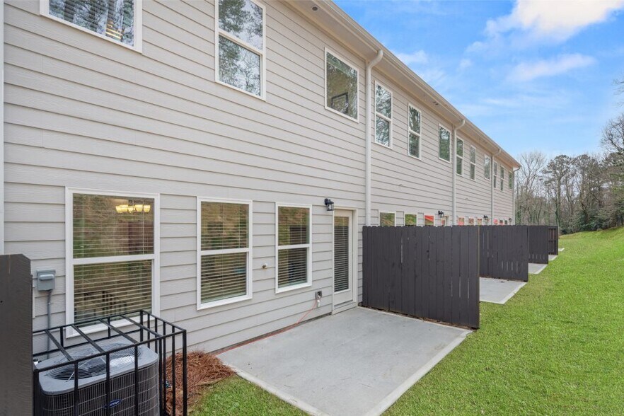 Building Photo - 4270 Notting Hill Dr SW