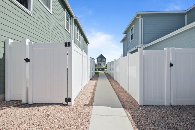 Building Photo - 8302 Mandela Bend