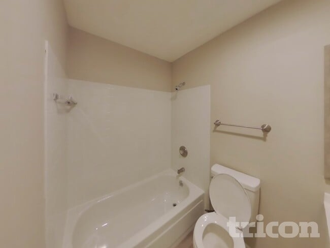 Building Photo - 2415 Sarthe Ct