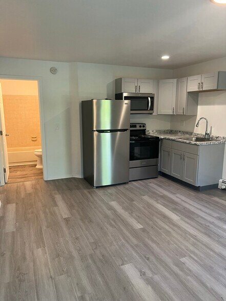 Building Photo - 551 N Robin Cir