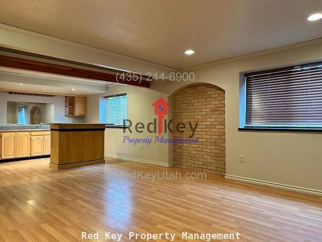 Building Photo - 550 E Single Family Home