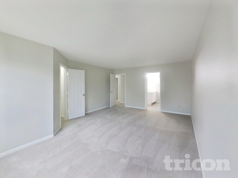 Building Photo - 6061 Parrington Dr