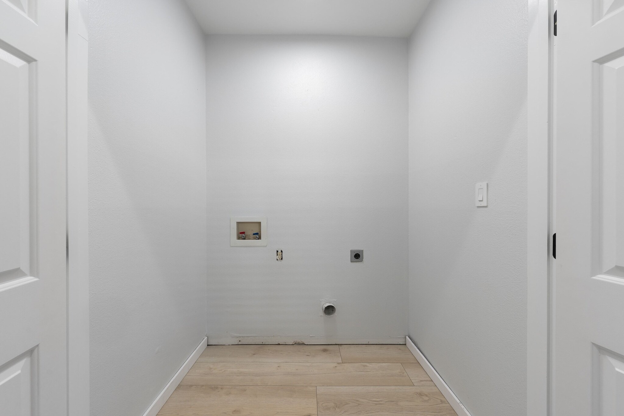 Building Photo - 14140 Regency Pl