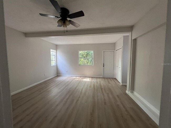 Building Photo - 1353 Lakeview Rd