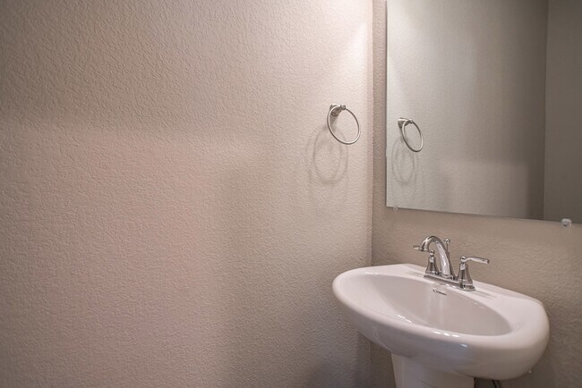 Building Photo - 28104 Rocky Heights Dr